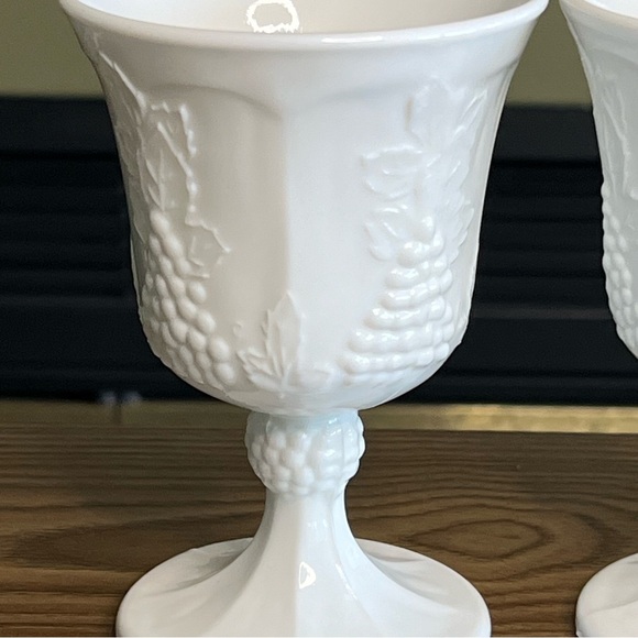 Vtg Milk Glass Goblets - Picture 3 of 10